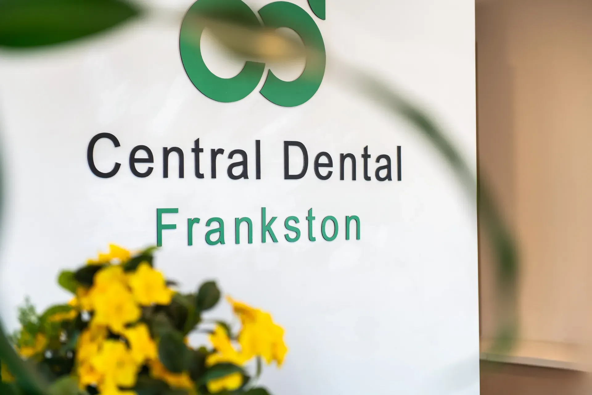 The Central Dental Frankston sign at 125 Beach Street